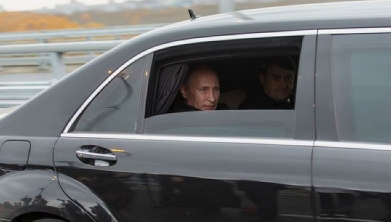 News Alert! Coloana de vehicule blindate a lui Vladimir Putin ar fi fost vizată de un atac cu bombă