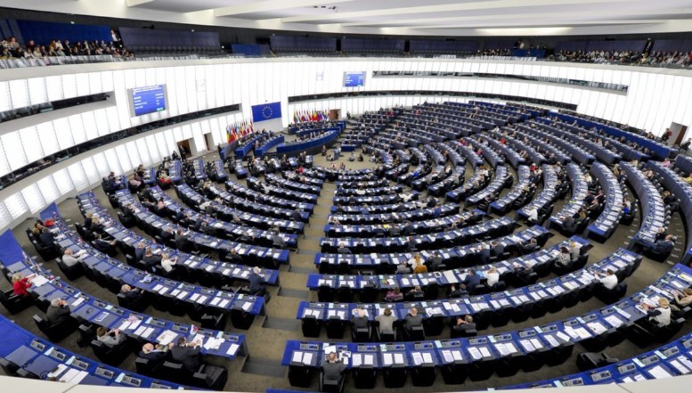 Mafia, în corzi. Parlamentul European a votat un proiect legislativ care condiționează acordarea de fonduri europene de respectarea statului de drept