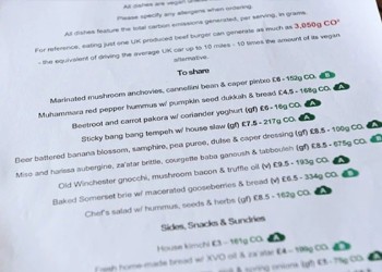 Progresism culinar: un restaurant din Marea Britanie publică în menu și  amprentele de carbon ale preparatelor