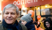 FOTO Dragnea și viralizarea frigiderelor. Dacian Cioloș îi răspunde unui cetățean în spirit de glumă: "Am notat. Vă rog să lăsați acolo ce-ați cumpărat din mărirea de salariu oferită de PSD”