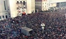 CRONICA unei REVOLUȚII FURATE (Ep. 7). 20 Decembrie 1989. Timișoara, primul oraș liber al României! ”Tatăl nostru” rostit din 100.000 de piepturi. Ceaușescu apare la TVR și îi insultă pe revoluționarii timișoreni