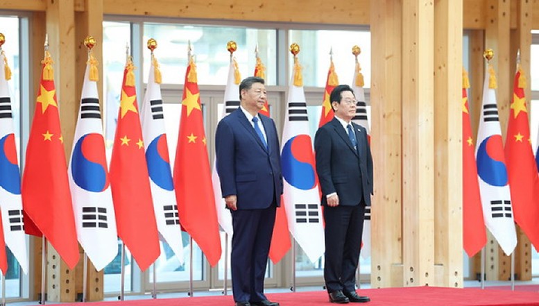 Președintele sud-coreean face declarații surprinzătoare la Beijing, afirmând că dorește ca țara sa să aibă relații mai strânse cu China, inclusiv în domeniul militar