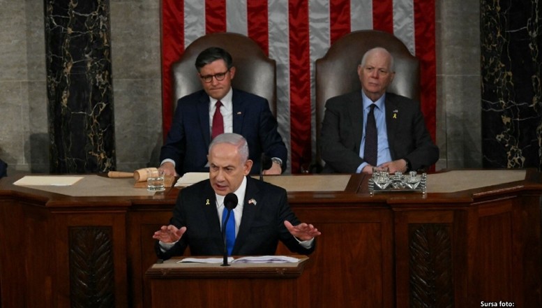 Netanyahu, ovaționat în Congresul SUA în timpul discursului pe care l-a susținut. Premierul israelian pledează pentru consolidarea unei alianțe de securitate în Orientul Mijlociu: "Dușmanii noștri sunt dușmanii voștri, lupta noastră este lupta voastră, victoriile noastre vor fi victoriile voastre!"