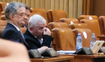 Deputații Dan Vîlceanu și Florin Roman s-au bătut în Parlament. Roman a sângerat abundent după ce ar fi fost lovit cu genunchiul în față