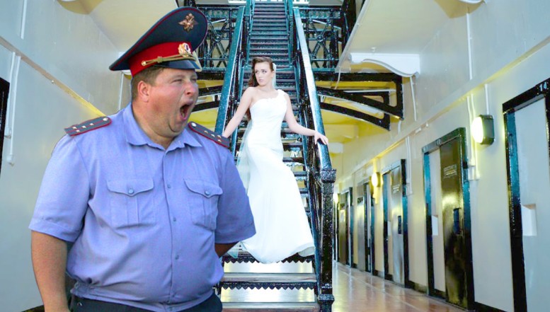 De la nuntă, direct la pușcărie! Nuntașii din Crimeea au primit arest și amenzi usturătoare pentru că au dansat pe muzică ucraineană!