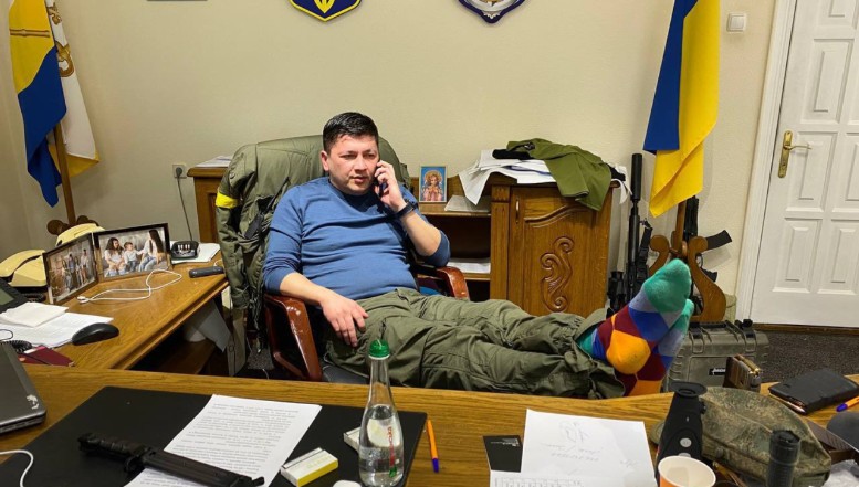VIDEO. Cel mai simpatic politician-luptător al Ucrainei: guvernatorul Vitali Kim. Relatările sale umoristice de pe front au devenit virale. Presa scrie că mulți ucraineni l-ar vota președinte