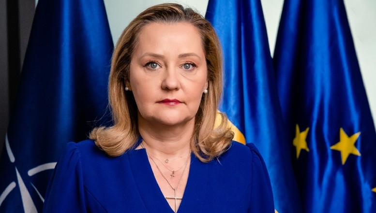 Elena Lasconi anunță că va organiza dezbateri cu simpatizanții lui Călin Georgescu: "Acum, mai mult ca niciodată, avem nevoie de dialog, avem nevoie să ne ascultăm, să ne privim în ochi" / Lidera USR și-a depus candidatura la prezidențiale