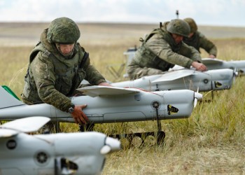 Avertismentul unui important general german: Rusia plănuiește să lanseze simultan 2000 de drone asupra Ucrainei. Singura modalitate eficientă a Kievului de a se apăra rămâne lovirea fabricilor de drone cu rachete cu rază lungă de acțiune
