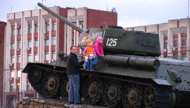 Grupaj FOTO. Apocalipsa rusească: cele 20.000 de tone de armament de la Cobasna amenință să DISTRUGĂ o bucată din Europa și să otrăvească Marea Neagră. Rusia depozitează în Transnistria arme chimice, biologice și radioactive? 