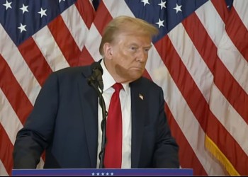 VIDEO. Donald Trump a confirmat că se întâlnește cu Volodimir Zelenski la New York, susținând că nu dorește „capitularea” Kievului / „E o tragedie ce se întâmplă în Ucraina, atât de mulți morți, atâta distrugere…e oribil”