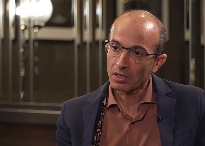 Yuval Noah Harari se declară stupefiat de indiferența activiștilor și politicienilor de stânga față de atrocitățile Hamas / El semnează, alături de alte 90 de personalități din Israel, un apel de condamnare a „insensibilității morale extreme”, arătând că nu este prima dată când stânga „se găsește aliniată cu mișcări și regimuri foarte brutale”