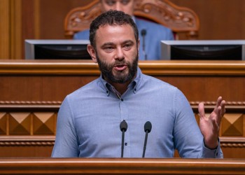 Rusia încearcă să agite spiritele în Ucraina pe subiecte religioase, folosindu-se de un fost parlamentar exclus din partidul lui Zelenski. Ce dezinformare veche din 2023 a reciclat Oleksandr Dubinsky, personaj acuzat în mod oficial pentru trădare