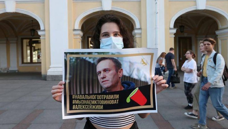 Medicii de la Omsk au pus un prim diagnostic în cazul lui Aleksei Navalnîi: tulburare de metabolism! Opozantului rus i-ar fi scăzut sever glicemia la bordul avionului