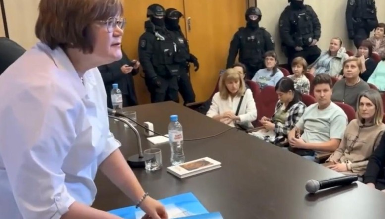 Lovitură dură pentru Vladimir Putin chiar în orașul său natal. Zeci de persoane, majoritatea intelectuali, au format un soi de sectă religioasă care se roagă pentru armata Ucrainei și sănătatea lui Volodimir Zelenski. Cel puțin 70 de persoane au fost arestate la Sankt Petersburg