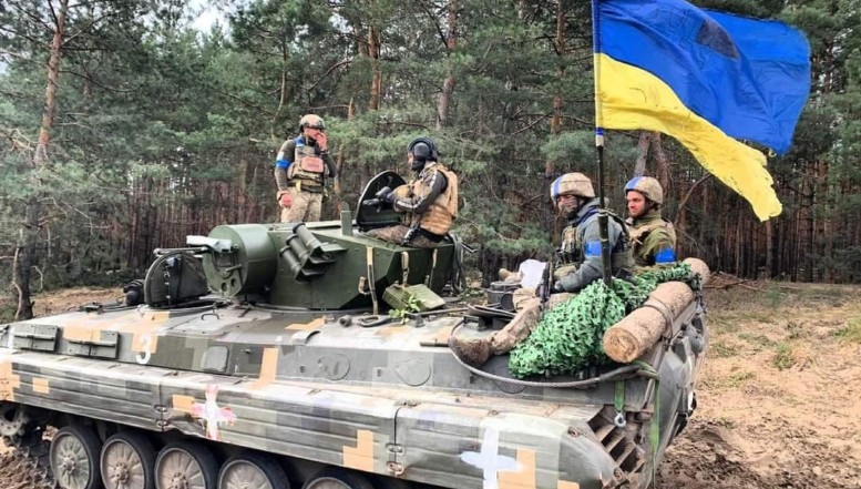 VIDEO. Rușii fug și din sud! Statul Major al Ucrainei: ocupanții caută căi de retrage din Herson, improvizând puncte de trecere peste Nipru / Zelenski: „Îi vom lovi mai dur decât înainte” / „Cei mai deștepți dintre soldații ruși și-au dat seama că nu au nicio șansă în Ucraina și se predau”