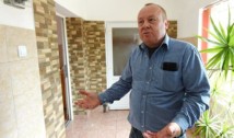 Viorel Pașca le solicită public autorităților să le permită bolnavilor cu adresa din buletin la Dumbrava să se întoarcă acolo unde locuiesc de fapt. Bihoreanul anunță că dorește ca unele din casele sale să obțină autorizațiile necesare de funcționare pentru a intra în legalitate