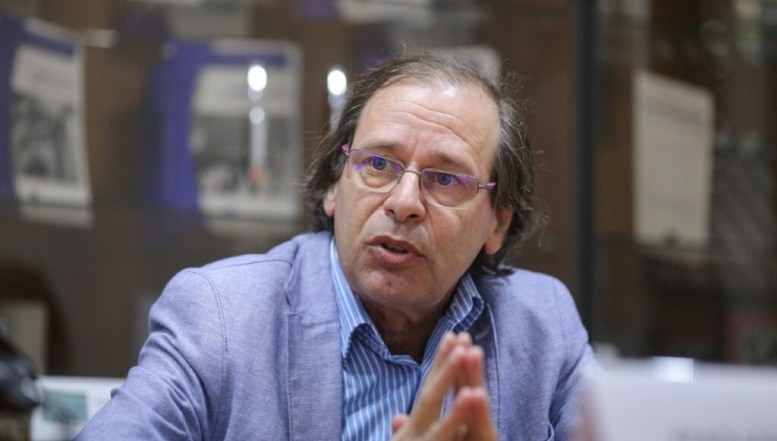 EXCLUSIV. Înainte de ‘89, Alexandru Florian era propagandist PCR și lingușitor al lui Ceaușescu. Promova cultul personalităților comuniste care au săvârșit crime în masă și crime împotriva umanității. E fiu de ideolog sovietic venit călare pe tancuri rusești. A. Florian și atacurile liberticide vizând memoria victimelor comunismului / Adevăratul lui profil