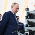 Încă o reușită a campaniei ucrainene de bombardare în adâncimea teritoriului Rusiei: pe lângă producția de petrol, a fost afectată semnificativ și producția de echipamente militare, inclusiv de rachete