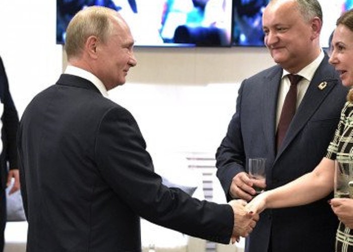 Investigație: ”Din suflet” pentru rusofilul Igor Dodon. Zeci de milioane de lei „circulați” prin fundația consoartei Galina, prima doamnă. Documente 