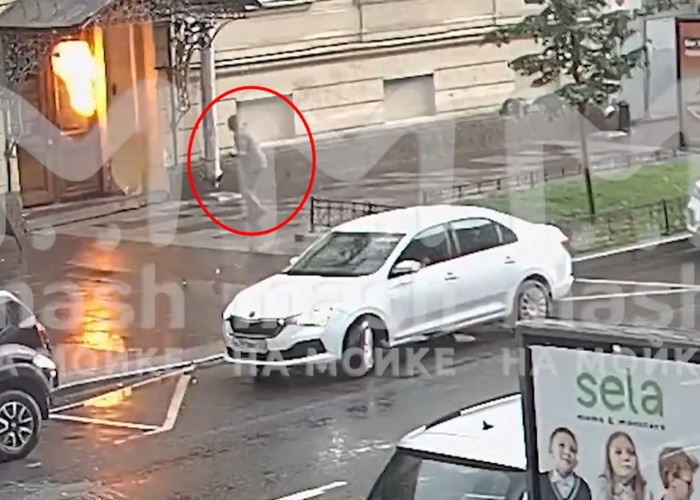 Balamuc în Sankt Petersburg: Un bărbat a încercat să incendieze Comisariatul Militar, susținând că a primit această misiune chiar din partea FSB