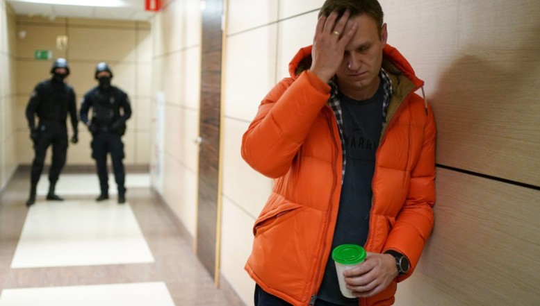 UPDATE Abuzurile regimului Putin continuă: Navalnîi, arestat pentru 30 de zile