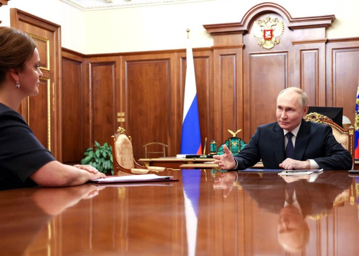 Marea "caracatiță" a nepotismului în Rusia: Putin are ZECI de rude angajate în funcții din administrația statului sau care obțin venituri substanțiale de la companii mufate la stat