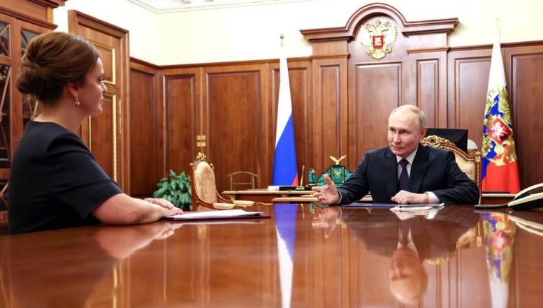 Marea "caracatiță" a nepotismului în Rusia: Putin are ZECI de rude angajate în funcții din administrația statului sau care obțin venituri substanțiale de la companii mufate la stat