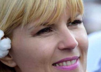 UPDATE. Elena Udrea bântuie prin Europa cu tolba plină de „informații devastatoare”. Destinația finală a celei mai corupte românce, dezvăluită de un analist plătit regește de către PSD