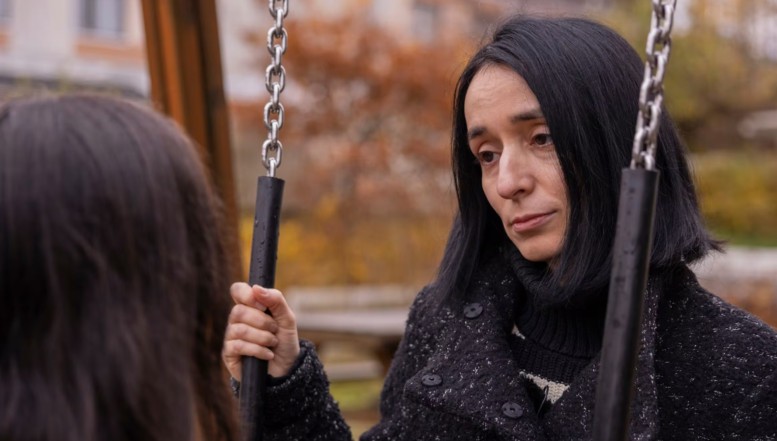 O fetiță ucraineană, forțată într-o școală din Finlanda să interpreteze un cântec rusesc popularizat de sovietici. Mama ei se revoltă: "Este traumatizant!"