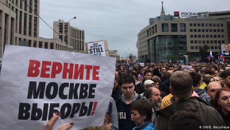 VIDEO: Regimul Putin declanșează noi brutalități: peste 1000 de ARESTĂRI în timpul manifestațiilor de susținere a opozantului Navalnîi
