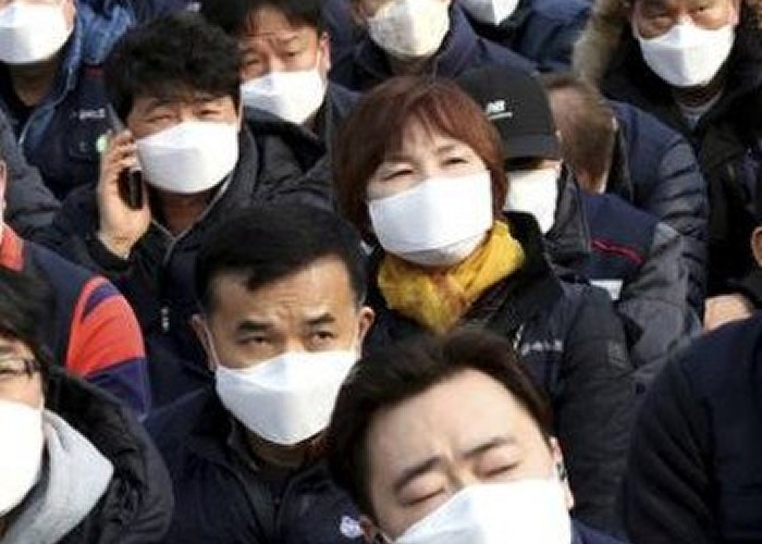 China, devastată de coronavirus: numărul morților crește, autoritățile îndeamnă la amânarea nunților și la înmormântări expeditive