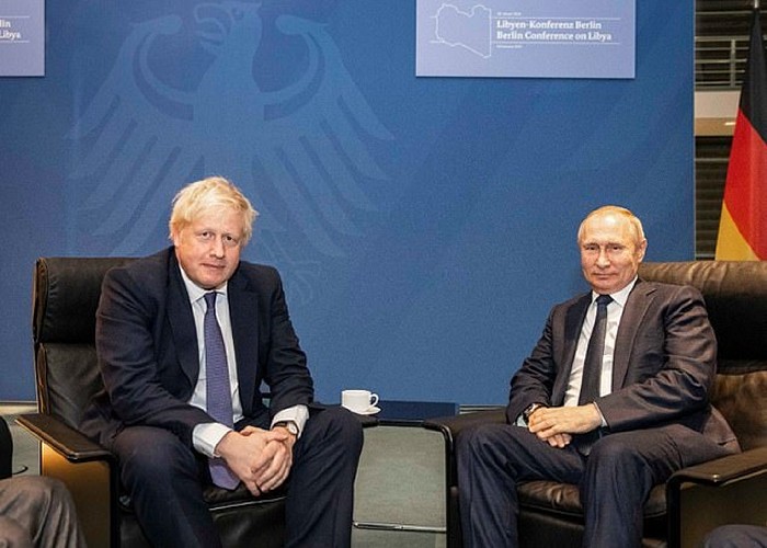 Boris Johnson arată de ce este nevoie de mai multe femei în funcții de putere / „Dacă Putin ar fi fost femeie, nu s-ar fi angajat într-un război nebunesc, de tip macho” / „Exemplul perfect de masculinitate toxică este ce face el acum în Ucraina”