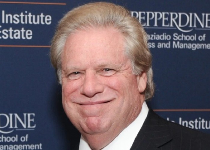 TOȚI OAMENII PREȘEDINTELUI TRUMP- EPISODUL 1. Cine este afaceristul Elliot Broidy, grațiat de fostul președinte în ultima zi de mandat. Din cauza lui, Liviu Dragnea a fost pus sub acuzare pentru luare de mită. Legăturile cu Ronald Lauder și Beny Steinmetz