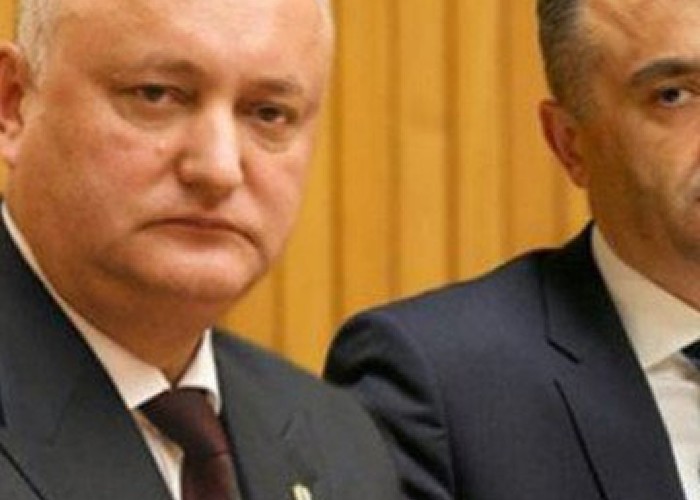 Ajutorul fraților de la București primit cu dispreț și superioritate la Chișinău. Medici români, tratați ca niște ageamii în Republica Moldova: „au venit să învețe cum se tratează coronavirusul”