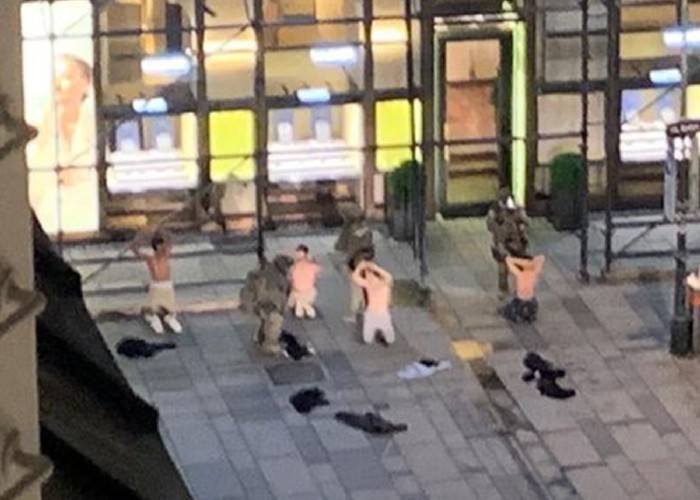 VIDEO. UPDATE. Viena, sub teroarea terorișilor islamiști care au jurat credință ISIS. Numărul victimelor a ajuns la patru/Gruparea jihadistă Al-Qaida în Magrebul Islamic îndeamnă la uciderea tuturor celor „care îl insultă pe profet”