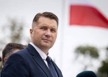 Ministrul Educației din Polonia recomandă mersul la biserică și întărirea valorilor tradiționale pentru scăderea numărului sinuciderilor, care ar fi cauzate de influența ideologiei neomarxiste