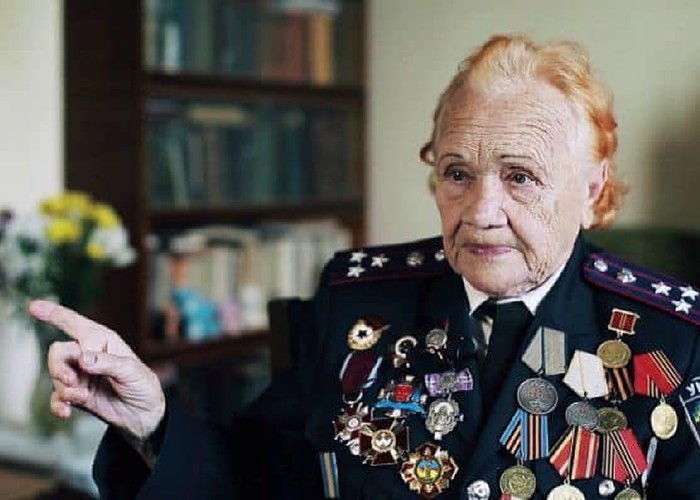 Olha Tverdohlibova are aproape o sută de ani și a cerut o armă să apere Ucraina. Venerabila doamnă a luptat și în cel de-al Doilea Război Mondial