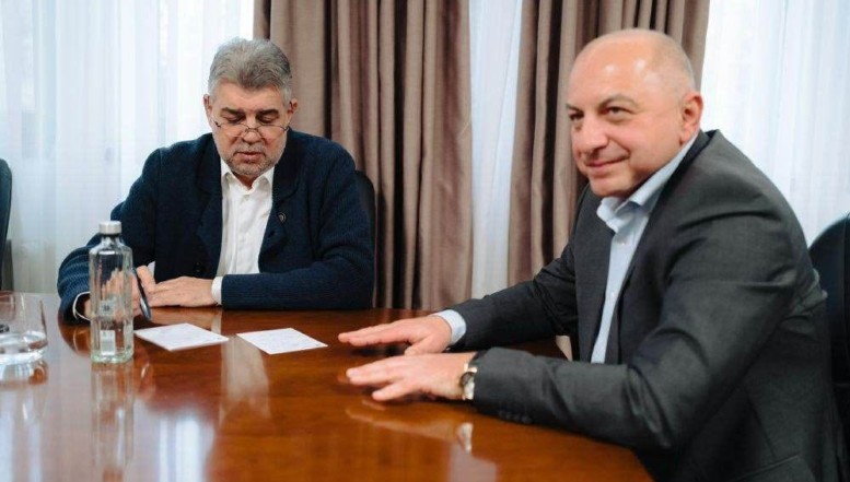 De ce îi e frică lui Marcel Ciolacu să se opereze la spitalul condus de bunul său prieten Cătălin Cîrstoiu, împreună cu care a și format ditamai „consorțiul” spitalicesc regional? Fostul premier ar fi schimbat în ultimul moment locația, după ce ar fi aflat care sunt adevăratele condiții oferite de SUUB