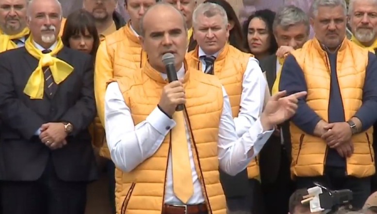 VIDEO Fieful lui Dragnea, ocupat de liberali. Rareș Bogdan: "Eliberăm Teleormanul de sub neobolșevicii lui Dragnea!"