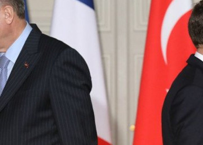Erdogan își continuă delirul războinic, deși intrarea Franței în conflictul din Mediterană ar trebui să-l facă mai precaut. Aiurelile Ankarei 