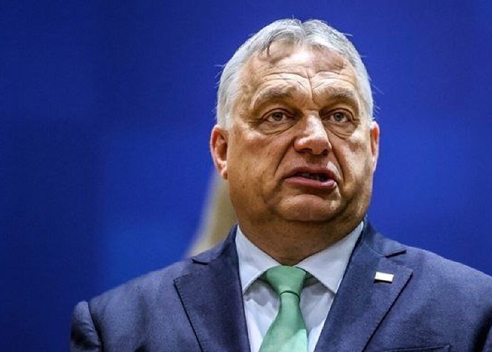 VIDEO. Zvârcolirile putiniste ale lui Viktor Orban într-o zi istorică. Premierul de la Budapesta lovește Ucraina din toate pozițiile: a blocat ajutorul de 50 de miliarde de euro al UE și critică vehement decizia Bruxelles-ului de a deschide negocierile de aderare cu Kievul și Chișinăul / Volodimir Zelenski sfidează rusofilia printr-un mesaj emoționant