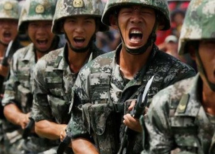 În timp ce China amenință să intre cu TANCURILE în Hong Kong, Taiwanul oferă REZIDENȚĂ protestatarilor care se opun comuniștilor de la Beijing