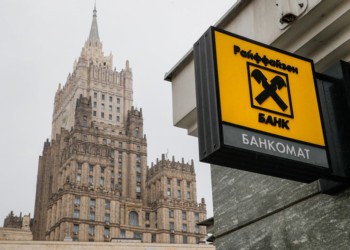Șapte mari bănci europene plătesc Rusiei taxe mai mari decât înainte de invazia Ucrainei, contribuind la stabilitatea financiară a Moscovei / Analiză Financial Times: Raiffeisen Bank International și-a triplat profitul din Rusia în ultimii doi ani