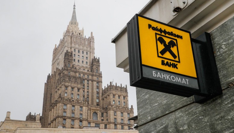 Șapte mari bănci europene plătesc Rusiei taxe mai mari decât înainte de invazia Ucrainei, contribuind la stabilitatea financiară a Moscovei / Analiză Financial Times: Raiffeisen Bank International și-a triplat profitul din Rusia în ultimii doi ani