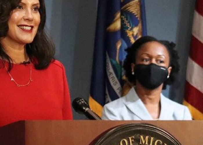 VIDEO. Cronica unei răpiri dejucate. De ce au vrut extremiștii de dreapta s-o răpească pe guvernatoarea Gretchen Whitmer, una din cele mai vehemente voci critice la adresa lui Donald Trump/Liderul SUA continuă să incite covidioții din Michigan cu mesaje agresive 