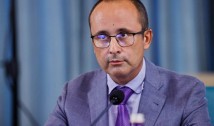 Ce caută Cristian Bușoi, soțul unei notărițe din schema Nordis, la ministerul Energiei? Ce pregătire are papițoiul politic, specializat în funcții și sinecuri la stat, în acest domeniu strategic?