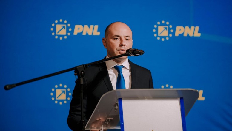 Presa locală: Șeful PNL Iași, deputatul Alexandru Muraru, a prădat bugetul Camerei Deputaților prin 2 găinării