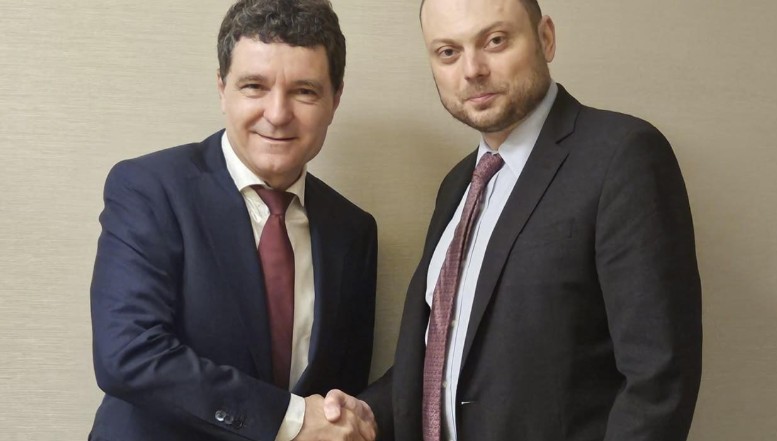 Vladimir Kara-Murza despre adevărata față a regimului lui Putin: „Totul este controlat de FSB! Astăzi sunt de patru ori mai mulți deținuți politici decât pe vremea URSS / Rusia pretinde că apără valorile creștine, dar cât am fost încarcerat nu mi s-a permis să merg la biserică, deși sunt credincios habotnic, creștin ortodox ”