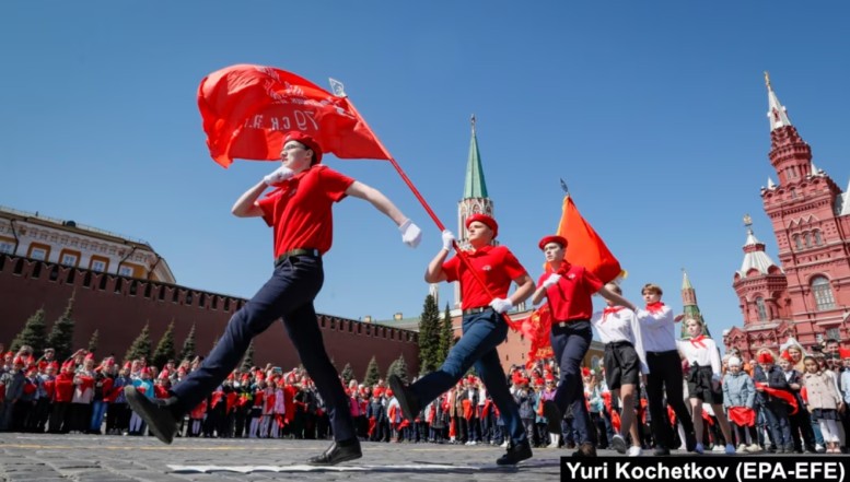 Rusia a lansat un proiect bizar, de "neuroprofilare" a 10.000 de copii și adolescenți. Reacția unui expert: "Aceasta e o altă încercare a autorităților de a controla oamenii și de a le influența deciziile"