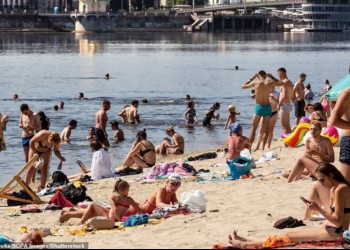 Dezinformare kremlinistă de sezon: "Există persoane care merg la plajă în Ucraina, așadar presa a mințit cu privire la intensitatea războiului"